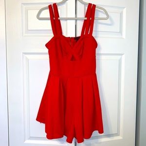 Fun, women’s romper (shorts) w/ pockets!